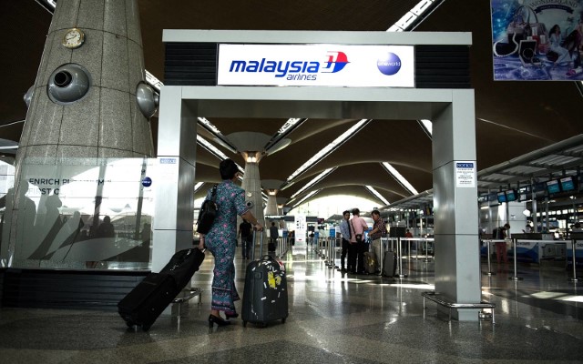 Du khách rời Malaysia sắp đóng ‘phí chia tay’