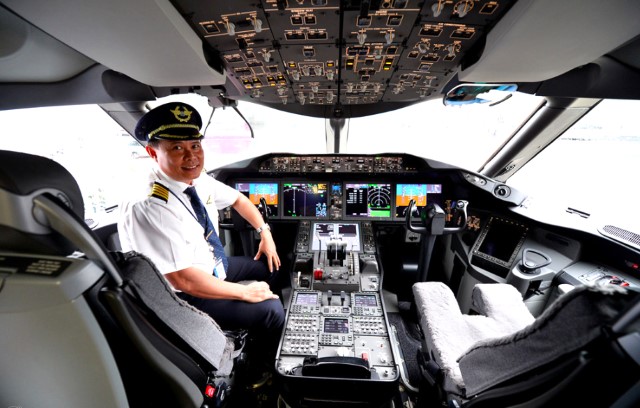 Vinh dự và tự hào điều khiển “giấc mơ bay” Boeing 787-10 đầu tiên