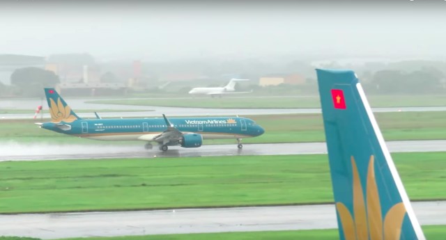 Đoàn bay nỗ lực bay an toàn tuyệt đối trong mùa mưa bão