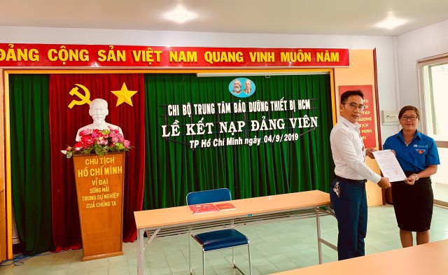 Được đứng vào hàng ngũ của Đảng là niềm vinh dự
