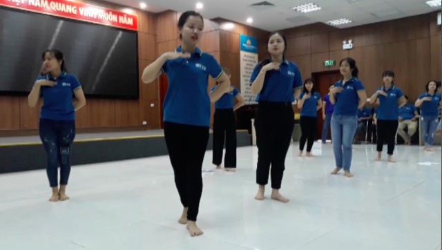 [Vietnam Airlines Spirit – Video] AITS nỗ lực tập luyện chuẩn bị cho Hội diễn