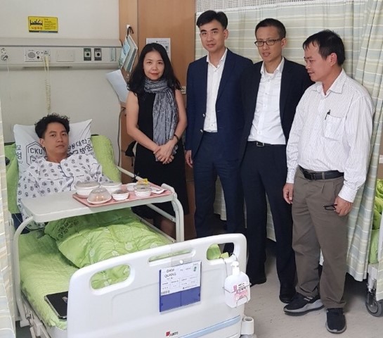 CN KR: Ấm lòng tình đồng nghiệp – Người trong một nhà
