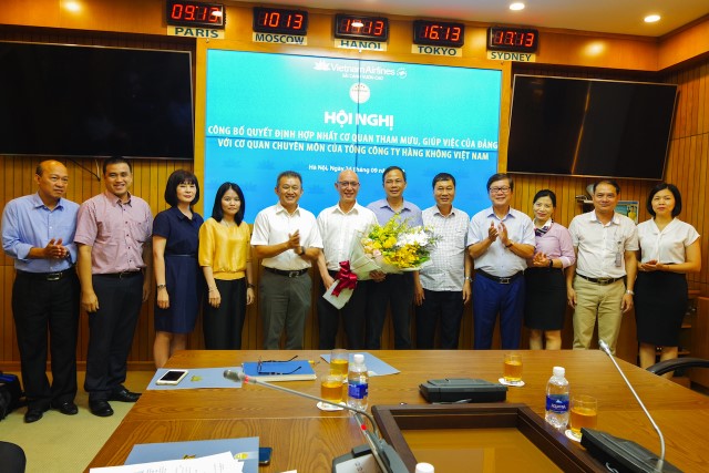 Hợp nhất Cơ quan tham mưu, giúp việc của Đảng với Cơ quan chuyên môn của TCT