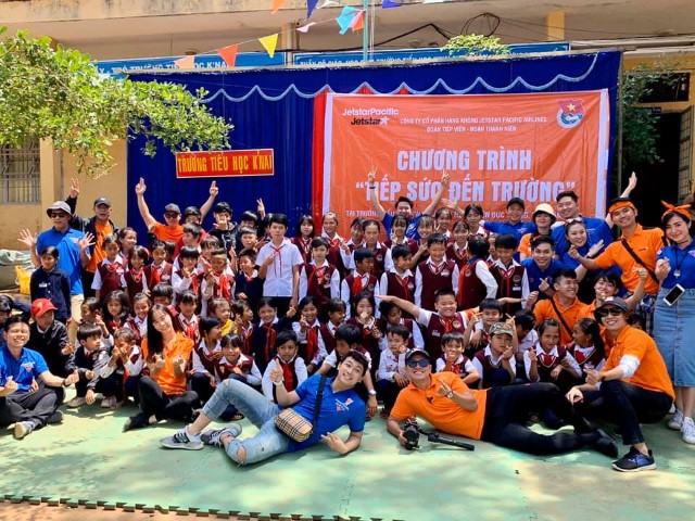 ‘Tiếp sức đến trường’ đến với các em Trường Tiểu học K’Nai