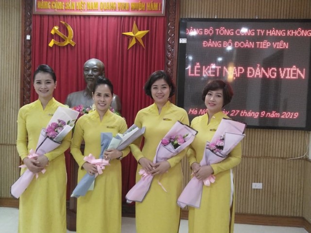 Đảng bộ ĐTV kết nạp 9 Đảng viên mới