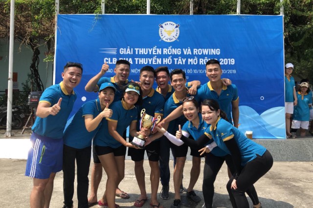 Đội tuyển thuyền rồng TCT và VIAGS cùng nâng cao chức vô địch