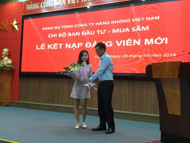 Chi bộ Ban ĐTMS tổ chức Lễ kết nạp Đảng viên mới