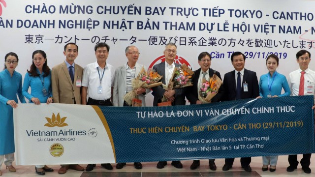 [Báo giao thông] Cần Thơ đón chuyến bay thẳng từ Tokyo chở 130 doanh nhân Nhật Bản