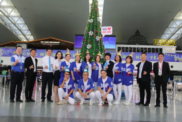 “Giáng sinh xanh” tại Nội Bài: Trao món quà tình thân vô giá