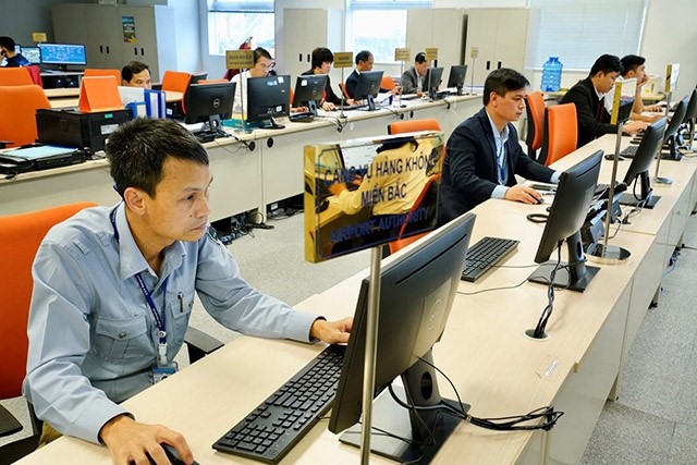 [Nhân dân] Trực điều hành khai thác tập trung tại AOCC Nội Bài