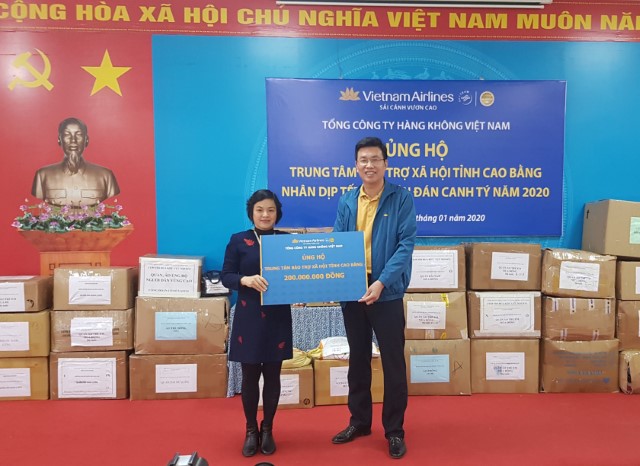 VNA mang Tết ấm đến với đồng bào tỉnh Cao Bằng