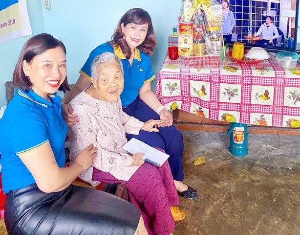 TCT thăm và chúc Tết Mẹ Việt Nam đất Quảng anh hùng