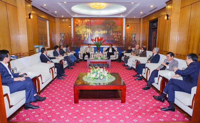 Đầm ấm buổi gặp mặt các cán bộ nguyên lãnh đạo TCT