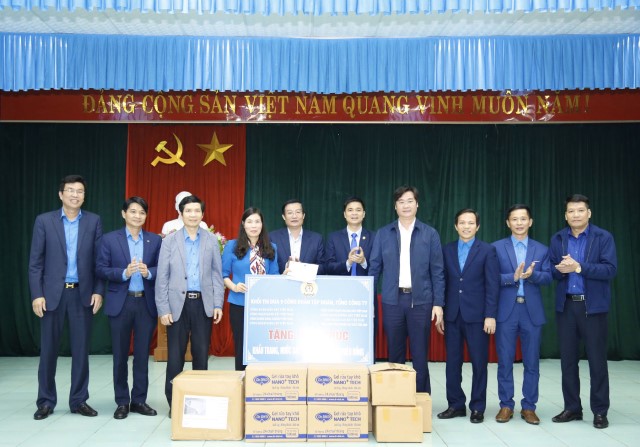 Công đoàn Khối 9 Tập đoàn -TCT hỗ trợ tỉnh Vĩnh Phúc phòng chống Covid-19