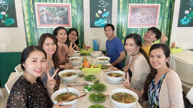 Tất cả rồi sẽ qua đi, chỉ có tình người là còn ở lại