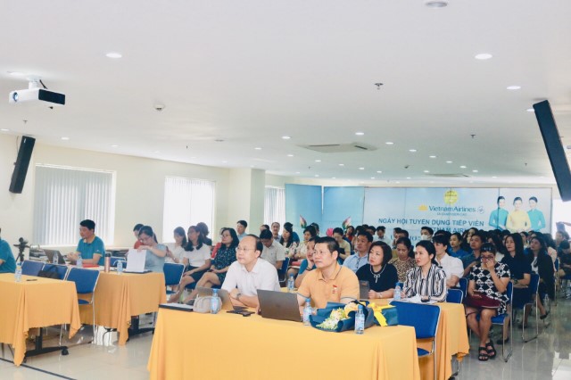 Đoàn tiếp viên triển khai quán triệt các Nghị quyết Đại hội Đảng bộ