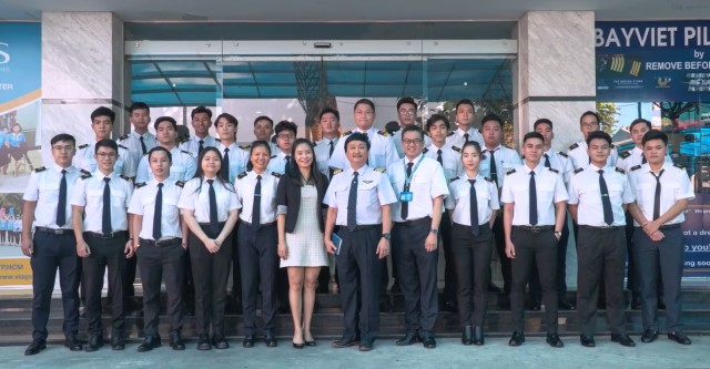 Bay Việt tổ chức khai giảng khóa phi công cơ bản thứ 33