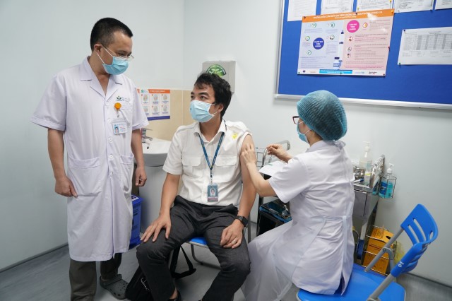Cảm xúc của các CBNV sau khi được tiêm vaccine Covid-19