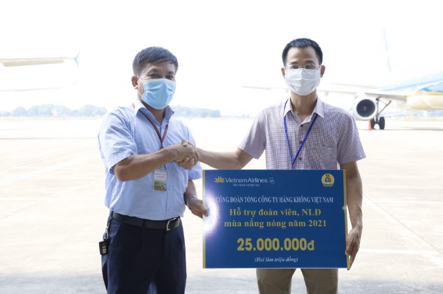 Công đoàn TCT trích 250 triệu đồng hỗ trợ NLĐ mùa nắng nóng 2021