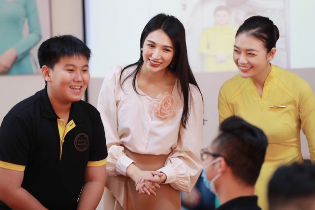 Trại hướng nghiệp “Chắp cánh tương lai Việt”