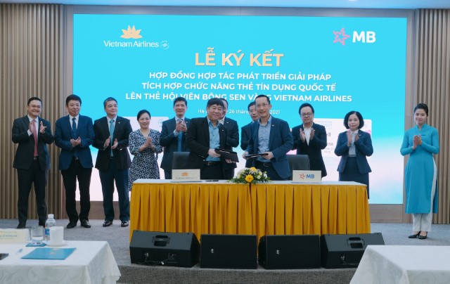 VNA và Ngân hàng MB ký kết hợp tác phát triển thẻ Tín dụng Quốc tế Vietnam Airlines Visa