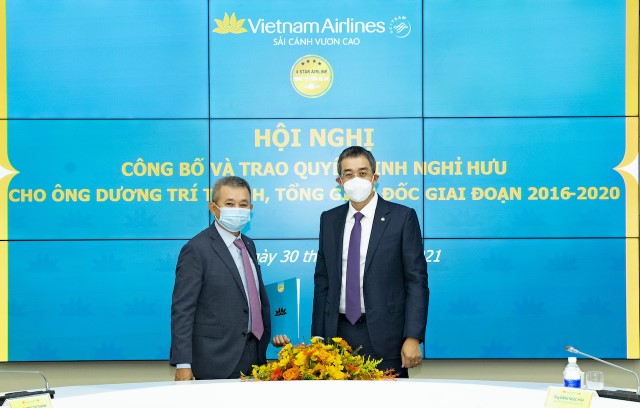 Lãnh đạo TCT trao quyết định nghỉ hưu cho Cố vấn cấp cao Dương Trí Thành
