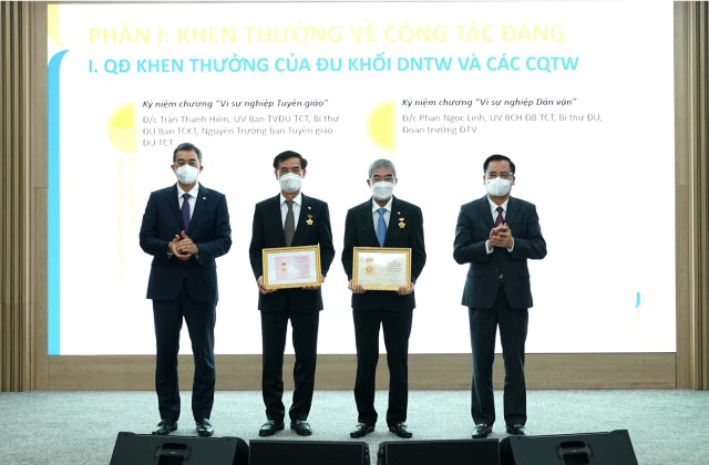 Đoàn trưởng Phan Ngọc Linh vinh dự nhận “Kỷ niệm chương vì sự nghiệp Dân vận”