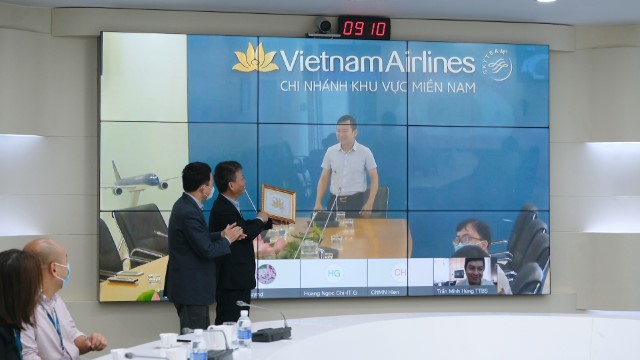 Trao chứng nhận sáng kiến giúp TCT tiết kiệm và mang lại doanh thu hàng tỷ đồng