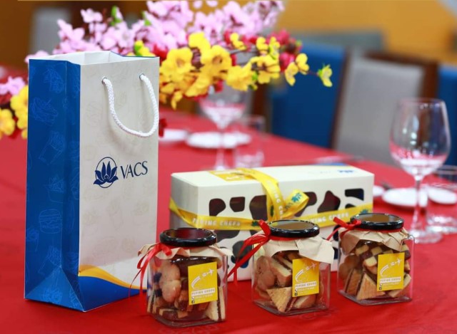 Hộp quà bánh cookies biếu Tết – gắn kết tình thân