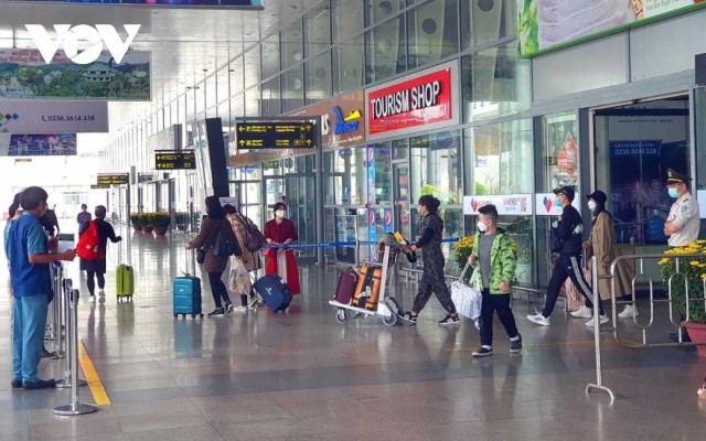 Sân bay đông khách – Tín hiệu vui cho sự phục hồi
