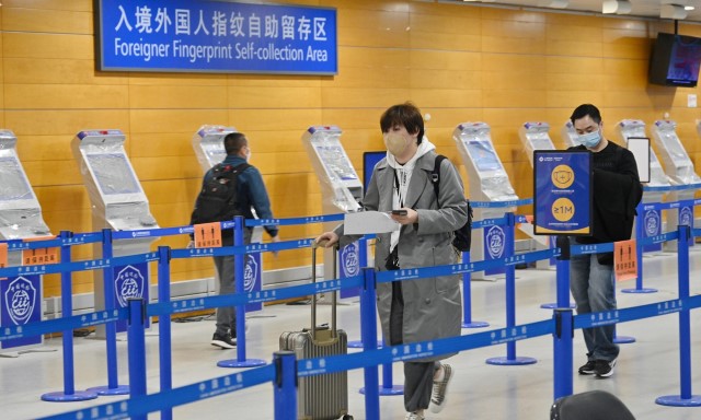 Bản tin HK ngày 9/8: Trung Quốc nới lỏng quy định phòng dịch với chuyến bay quốc tế