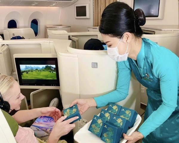 Sự vẹn tròn và đoàn viên trên những chuyến bay của VNA