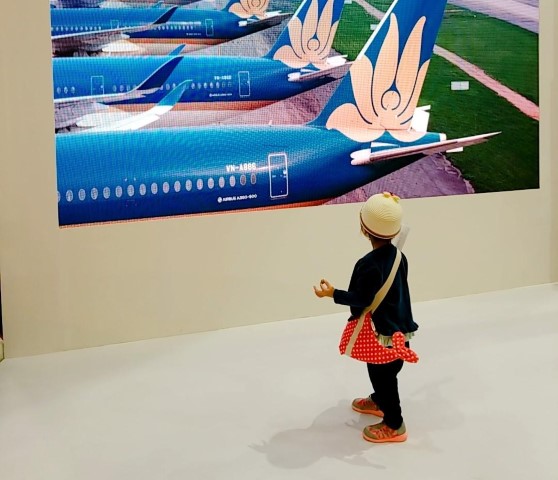 [Nụ cười Sen Vàng] Vietnam Airlines – Đóa sen vàng luôn trong tim tiếp nối theo thời gian