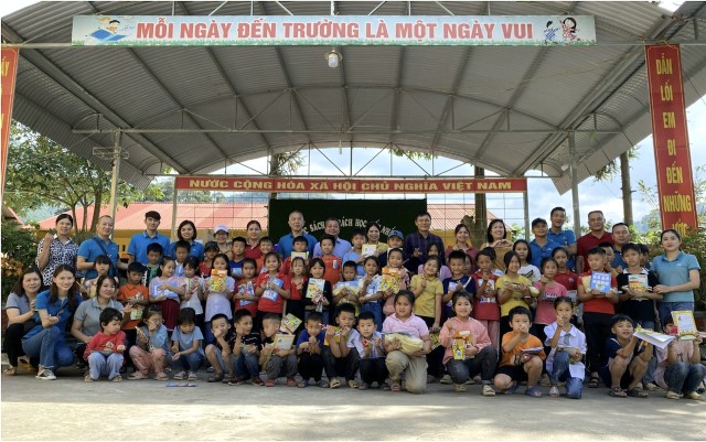 Văn phòng TCT và hành trình mang “Đông ấm yêu thương” về Bát Xát – Lào Cai
