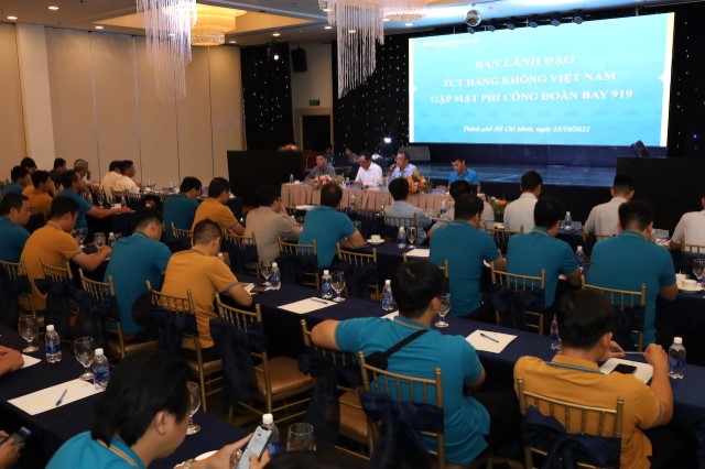Lãnh đạo Tổng công ty gặp mặt tập thể phi công Việt Nam