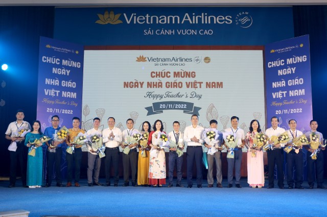 [20/11] TCT kỷ niệm 40 năm ngày Nhà giáo Việt Nam và tri ân những CBNV làm công tác đào tạo