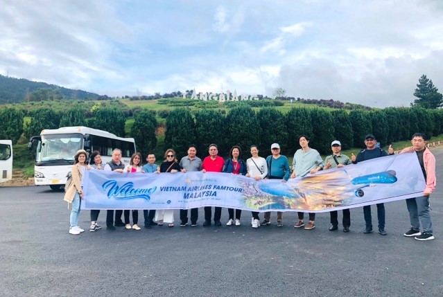 VNA liên tiếp đón các đoàn famtrip thị trường Anh, Malaysia, Campuchia đến Việt Nam