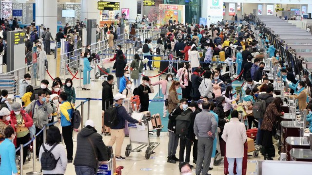 Bản tin HK ngày 16/12: Sân bay Nội Bài có hơn 220 chuyến bay cất/hạ cánh vào ngày cao điểm Tết