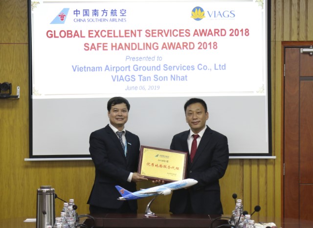 VIAGS TSN đón nhận 2 giải thưởng danh giá từ China Southern Airlines