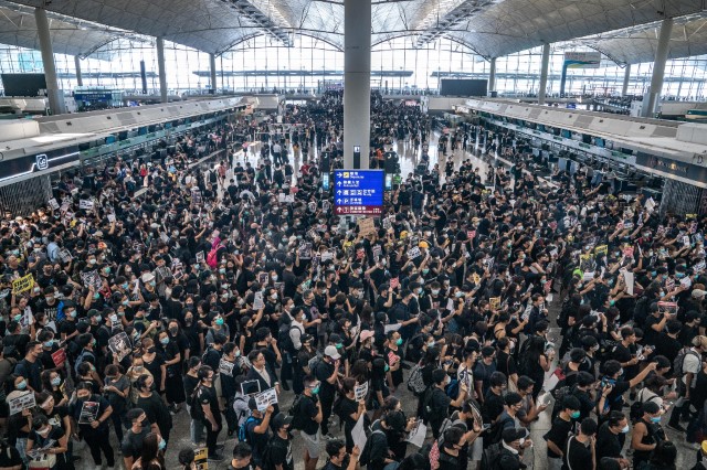 Vietnamese airlines cancel Hong Kong flights due to protests