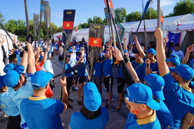 Vietnam Airlines Dragon Boat Team: tự hào màu cờ sắc áo VNA