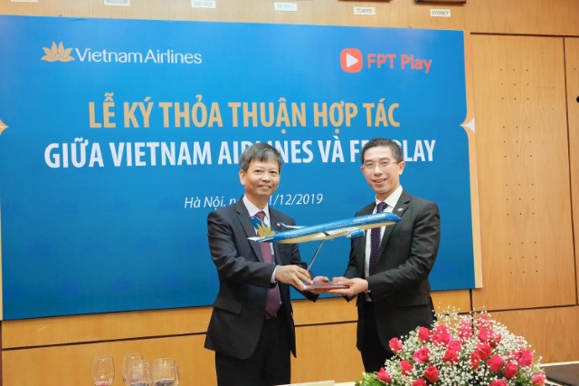 VNA hợp tác với FPT Telecom triển khai ứng dụng FPT Play trên chuyến bay nội địa