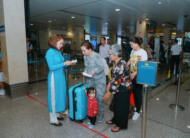 [Tết 2020] Nguyễn Thị Thu Hà – Nhân viên DVHK ‘trực chiến’ trong mùa cao điểm Tết