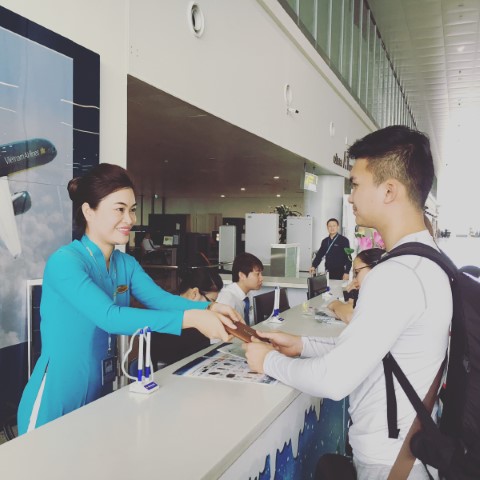 [About me] Trao sự tận tâm và  nụ cười qua ánh mắt