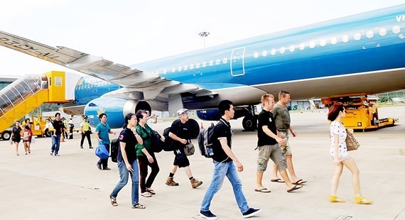 Airlines told to improve service during Tết