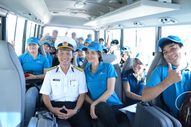 Thắm tình buổi giao lưu đảng viên CNMB và Hải Quân vùng 4