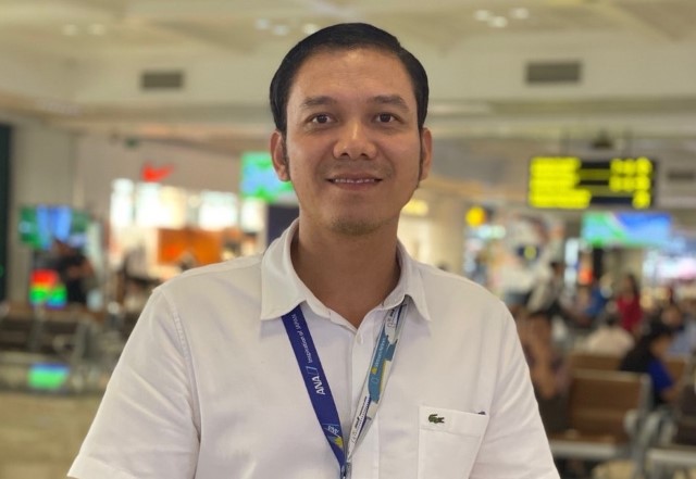 Stop Broadcasting: Solution to Help Passengers Board the Plane on Time?