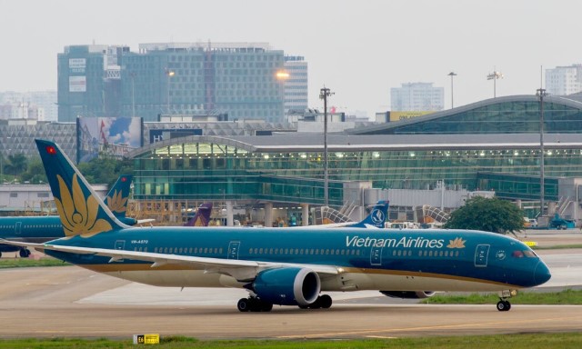 Hanoi – Saigon flight time climbs 5 mins a month