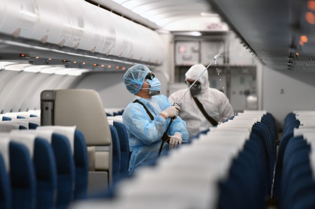 [nCoV] Vietnam Airlines thực hiện nghiêm công tác khử trùng máy bay đề phòng dịch corona