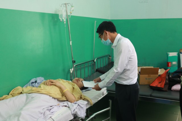 The Group’s Labor Union Shares Difficulties with Union Members in Times of Need